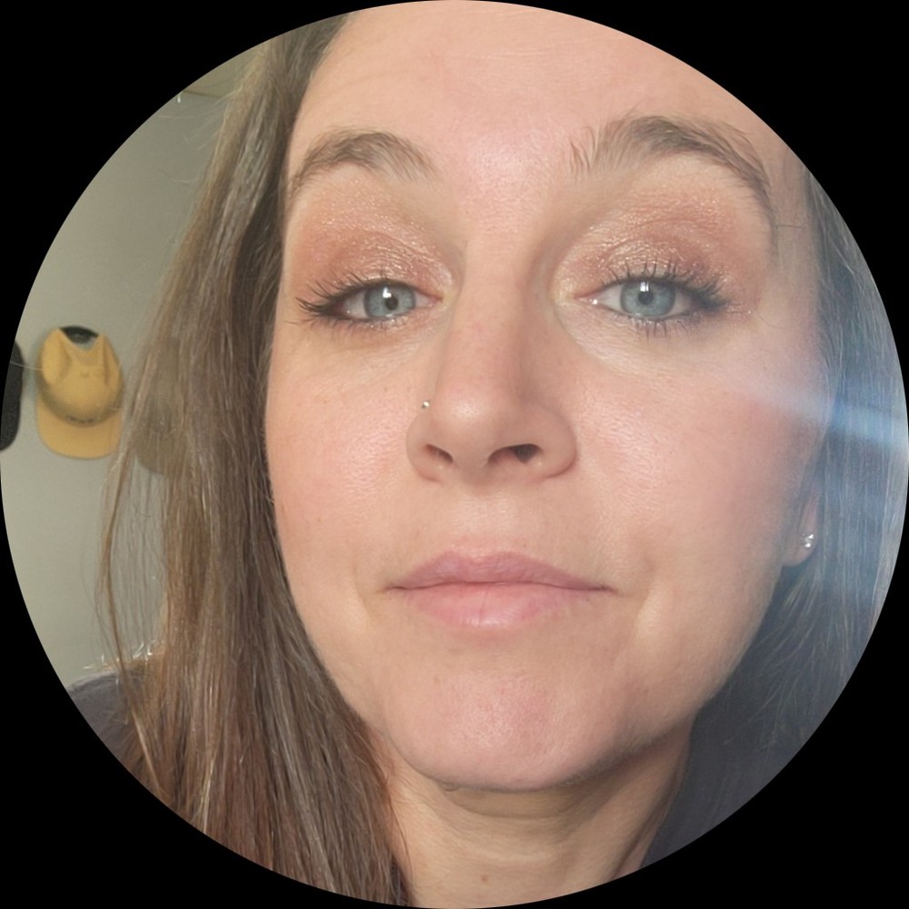 Meet your Posher, Dee